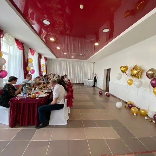 Свечи в ресторане. Ресторан вечерняя одесса. Ресторан свечка. Ресторан свечка. Сервировка со свечами в ресторане.