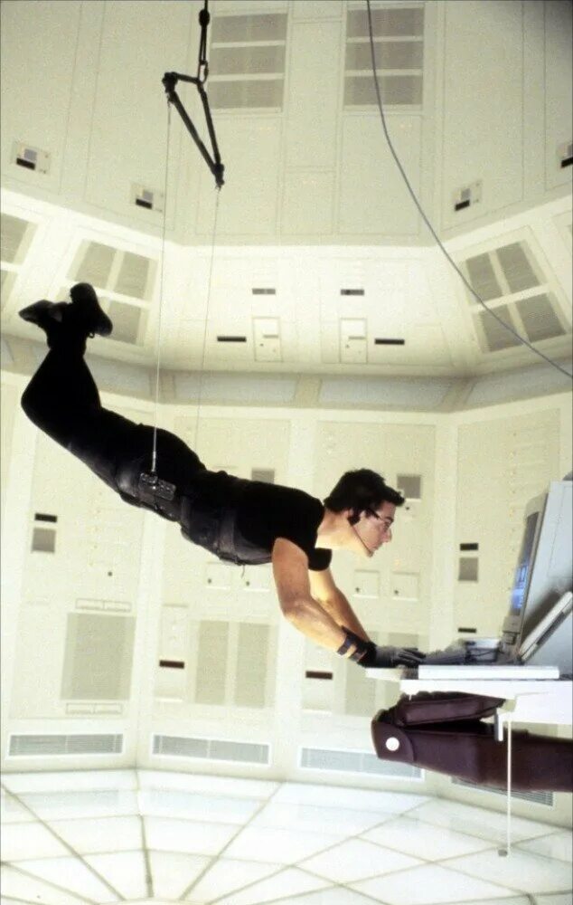 Том круз миссия невыполнима 1. Том круз миссия невыполнима 6. The mission impossible. Том круз миссия невыполнима 2018. Миссия невыполнима 1996 постер.