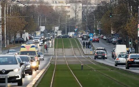 Движение автомобиля по трамвайным путям