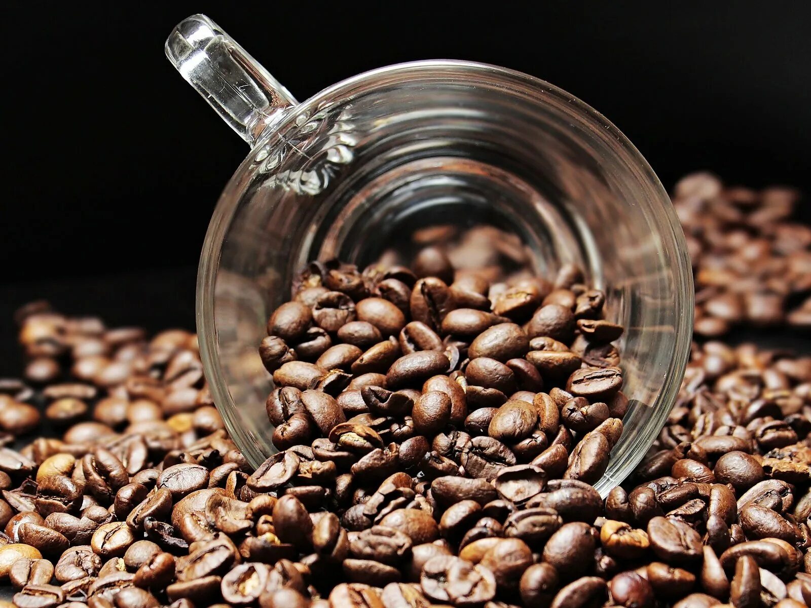 Как сварить кофе в зернах. Производство кофе. Кофе на развес в зернах. Колумбийский кофе. Украл кофе.
