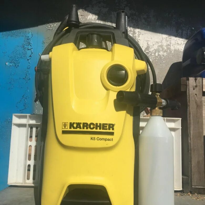 К5 компакт отзывы. Кёрхер к5 компакт. Karcher 5.050-572.0. Керхер к5.45 Junior. Karcher k5 компакт бачок для пены.