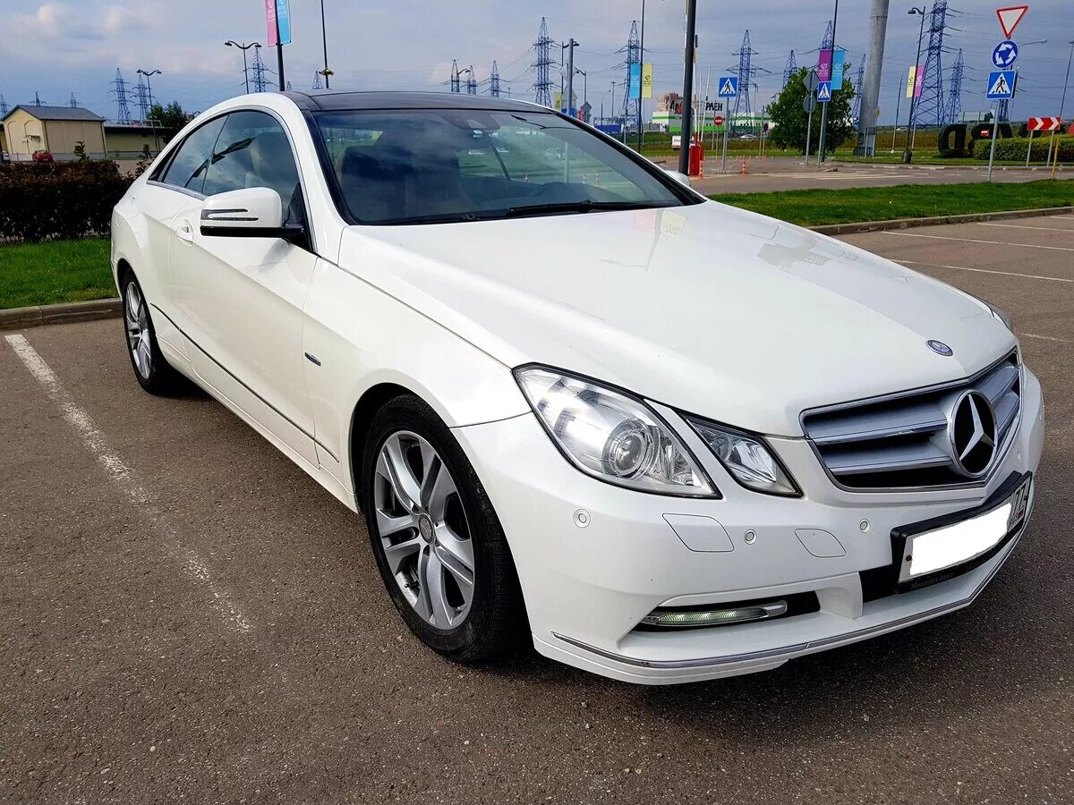 Mercedes e250 Coupe 2011. Мерседес Бенц е 250. Mercedes e 250 купе. Mercedes e class 2011 Coupe.