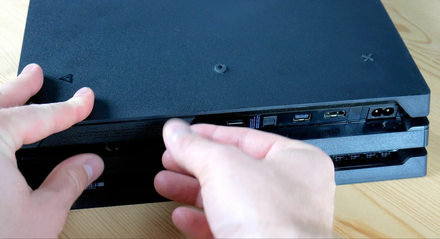 Замена жесткого ps4. PLAYSTATION 4 Slim HDD. Жесткий диск для сони плейстейшен 4. Жесткий диск на ПС 4 слим. Ссд диск для плейстейшен 4.