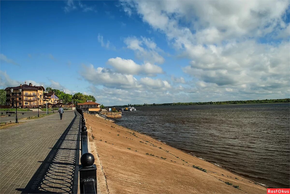 город сарапул набережная реки кама. сарапул набережная. новая набережная сарапул. река кама город сарапул. набережная камы сарапул фонтан.