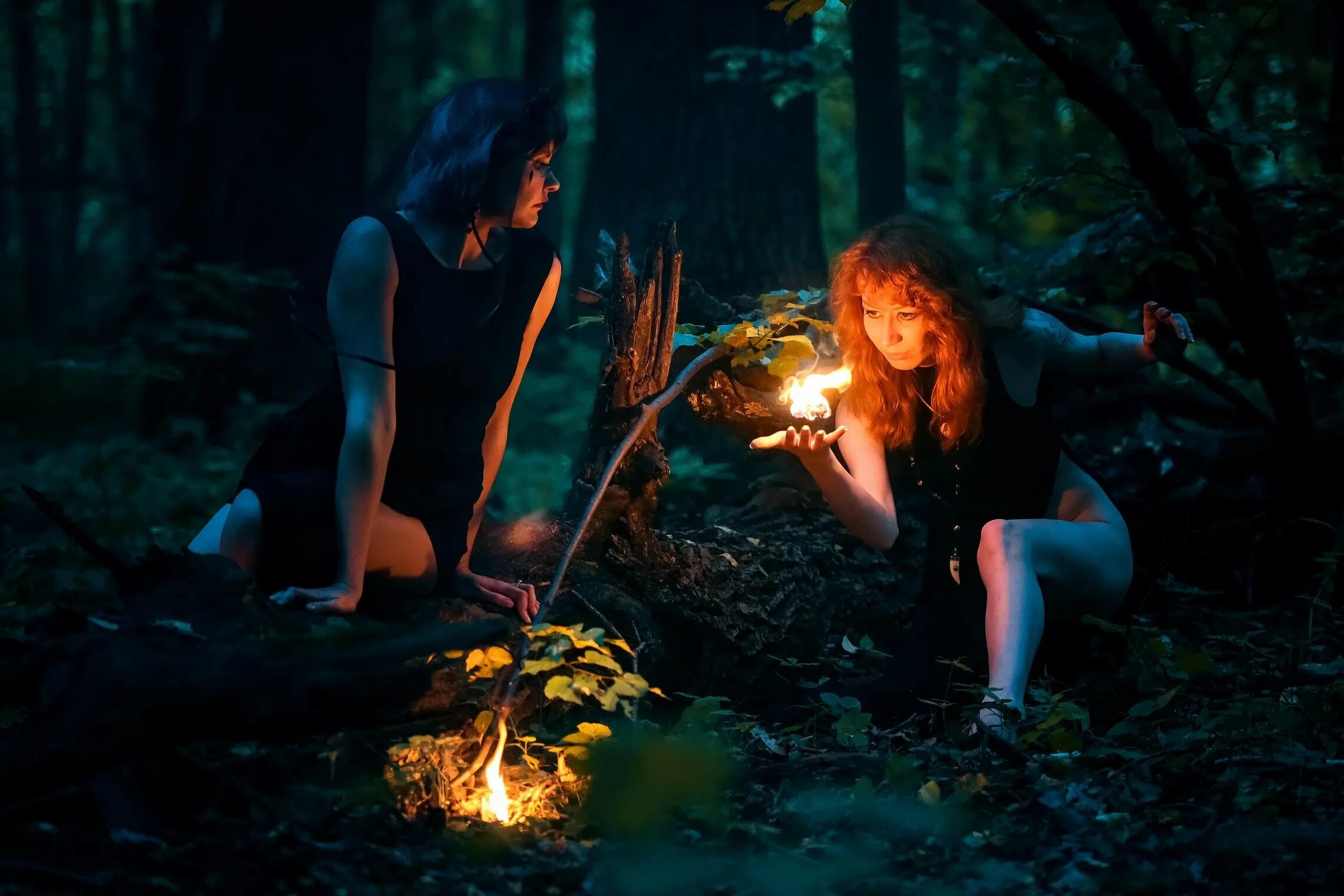 Шабаш ведьм в лесу. Вальпургиева ночь шабаш ведьм. Шабаш работа. Шабаш на 8 марта. Шабаш фотосессия.