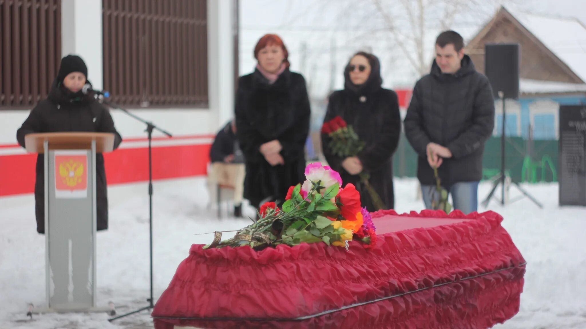 В Ульяновске простились с военнослужащими погибшими на Украине. Прощание с погибшим на Украине. Матери погибших бойцов