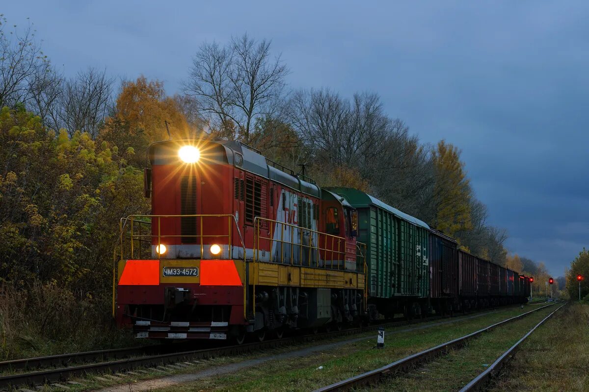 Чмэ3 6851. Чмэ3 шкода. Маневровый тепловоз чмэ3. Красный тепловоз чмэ-3. Чмэ3 армения.