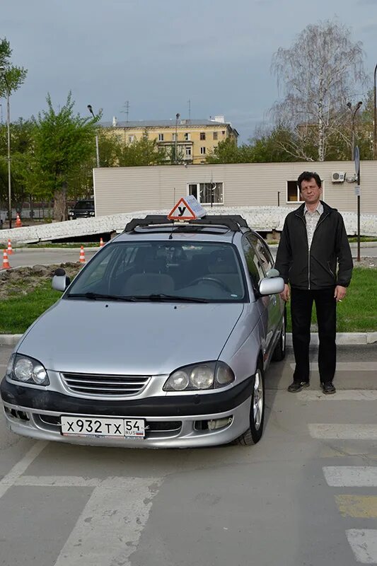 инструктор автошколы. директор автошколы фаворит новосибирск. автошкола фаворит курган инструктора. головачев виталий евгеньевич иваново. куйбышев автошкола фаворит.