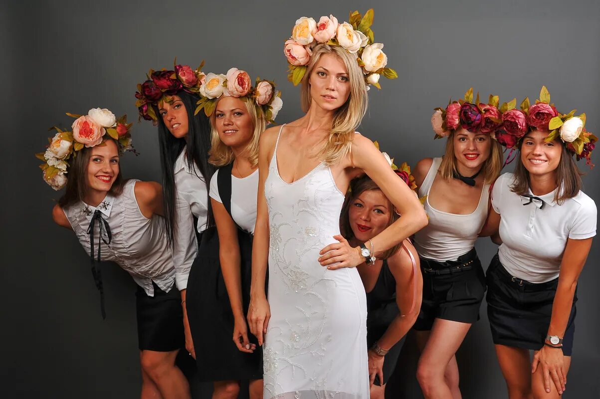 Образы на девичник. Идеи для девичника. Венки для подружек невесты. Вечеринка в стиле деревня. Цветок девичник.