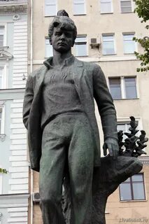 Памятник с а есенину