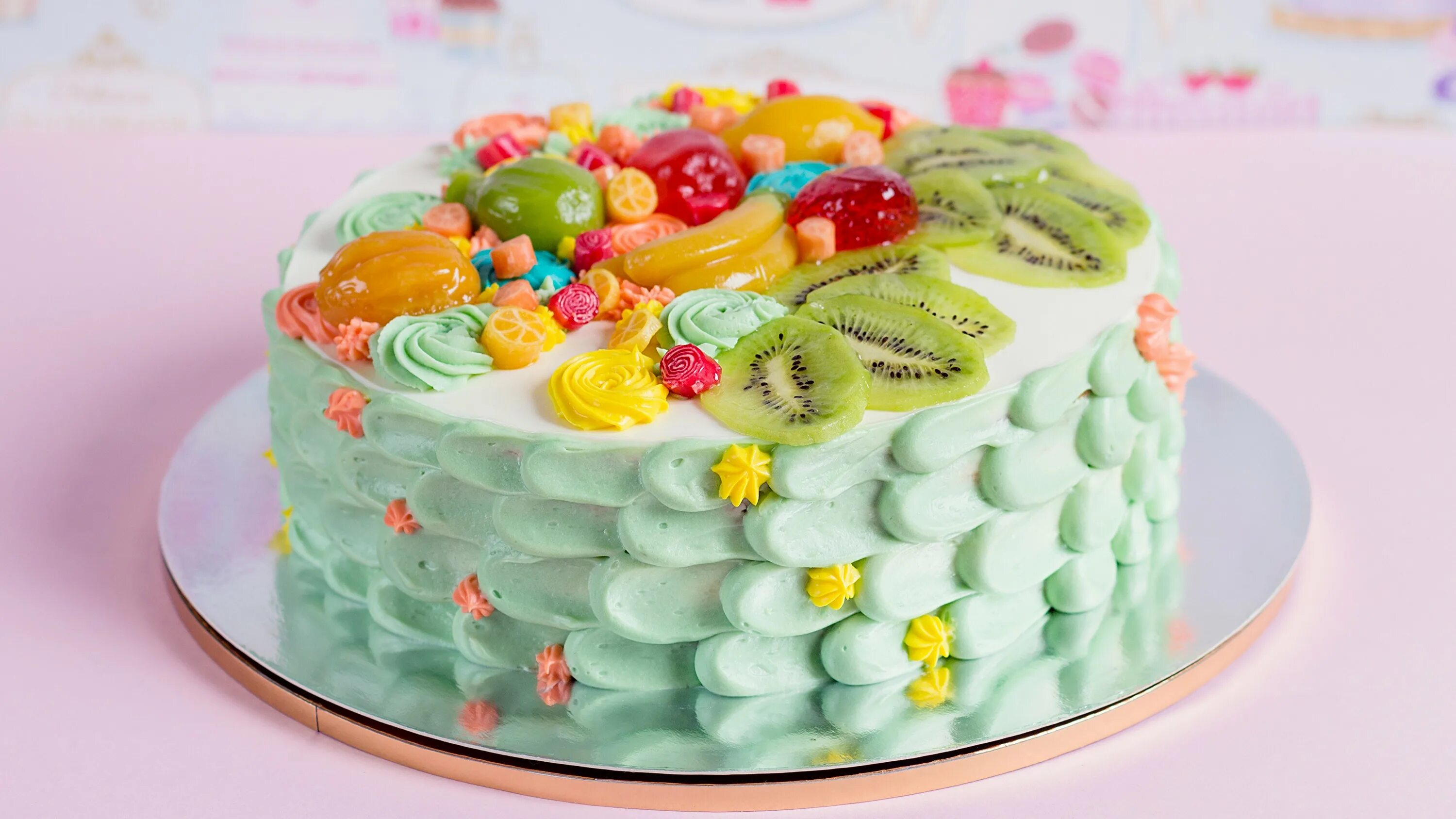 Торт цифра из медовых коржей. Как украсить торт 8 лет. Как украсить торт 8 лет. Украшения из масляного крема. Украшение торта кремом для девочки.