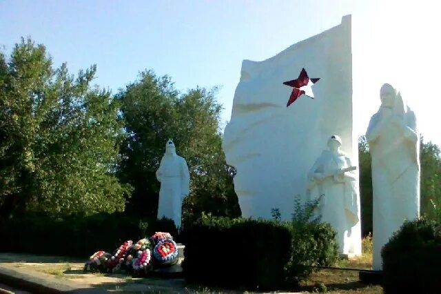 Село дивное апанасенковского. Манычское ставропольский край. село манычское апанасенковский район. церковь манычское апанасенковский район. памятники села дивного апанасенковского района.