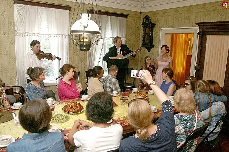 Чистота в квартире. Мытье кухонного гарнитура. К чему снится уборка. Уборка в доме. Уборка в доме.