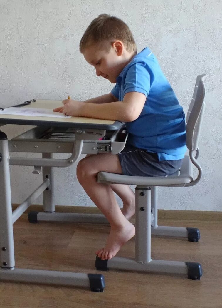 Стул ребенку для занятий. Стул &quot;школьник&quot;. стул для первоклассника. стулья для детей школьников. правильный стул для школьника.