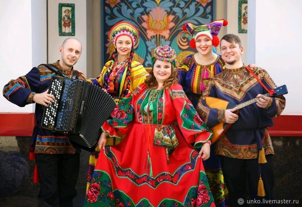 Фольк шоу группа колесо. Фолк-группа барин г сочи. Шоу народные песни. Шоу народные таланты участники. Народный ансамбль любо мило.