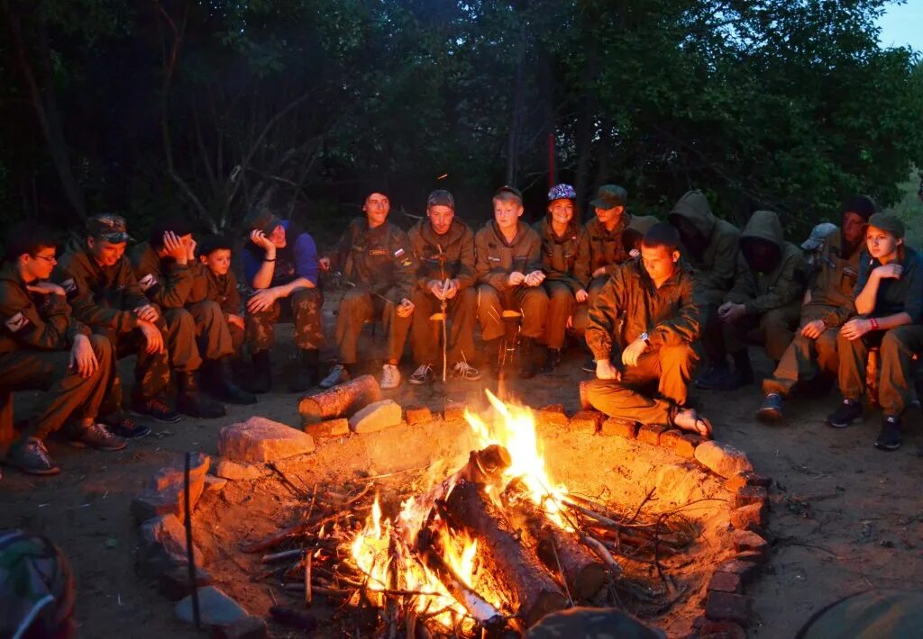 военный лагерь партизан нижний новгород. партизанский лагерь в лесу. партизанском лагере. партизан лагерь нижний новгород. лагерь партизан в лесу.