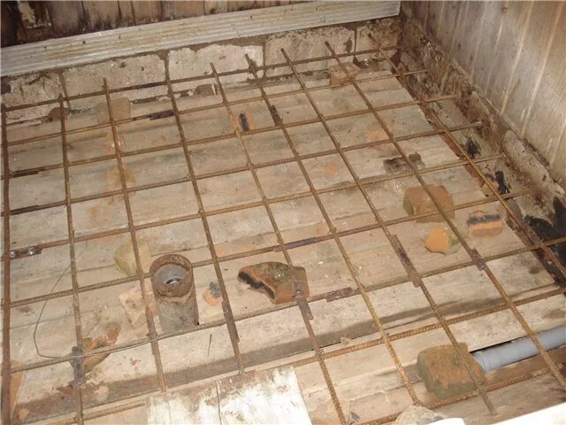 Как заливать пол в бане под уклоном. Пол в бане. заливка пола в бане. стяжка пола в бане. армирование пола в бане.