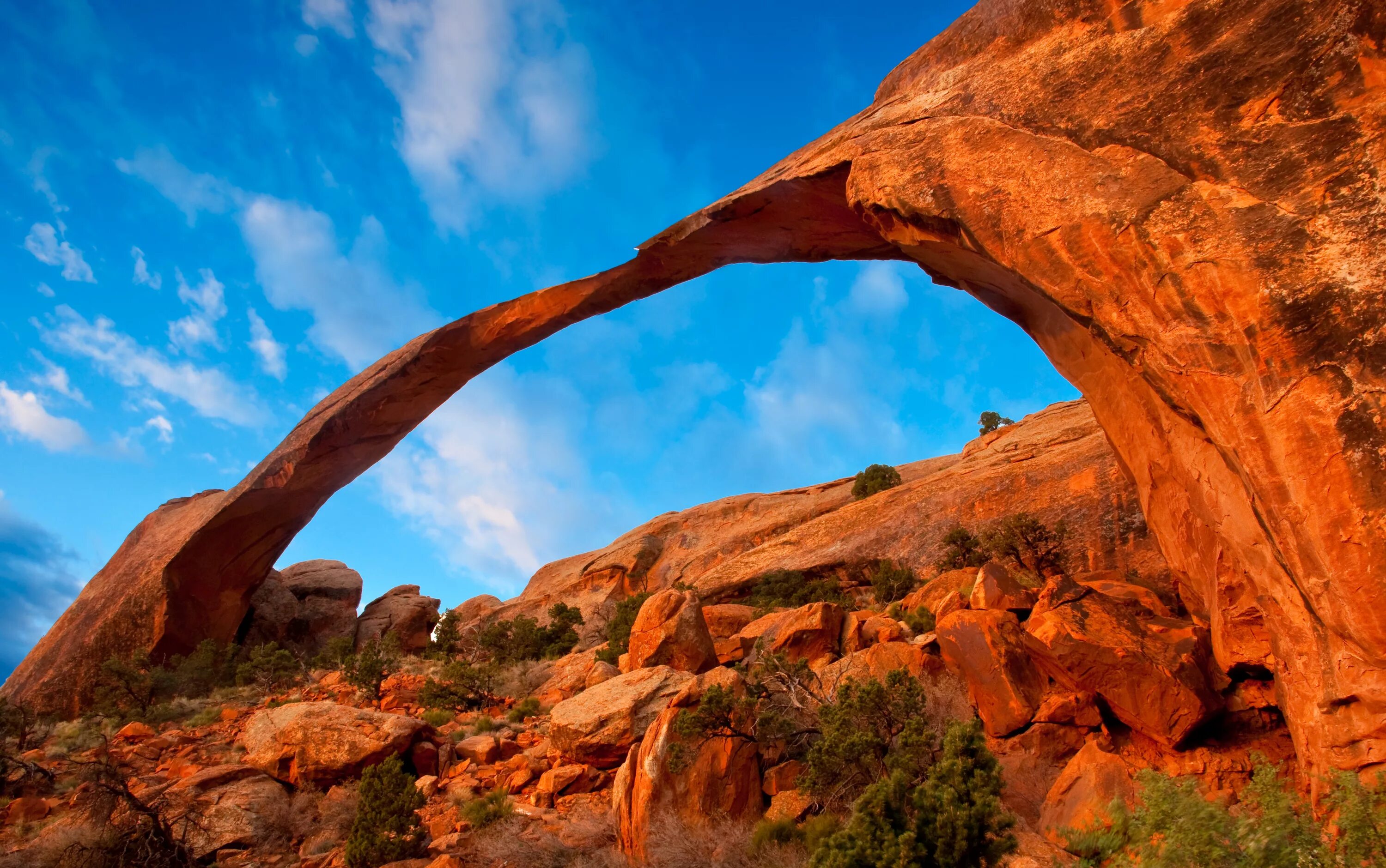 Удивительное создание природы. Национальный парк арки Юта. Arches National Park (национальный парк Арчес). Национальный парк Арчес, штат Юта, США. Арка в штате Юта США.