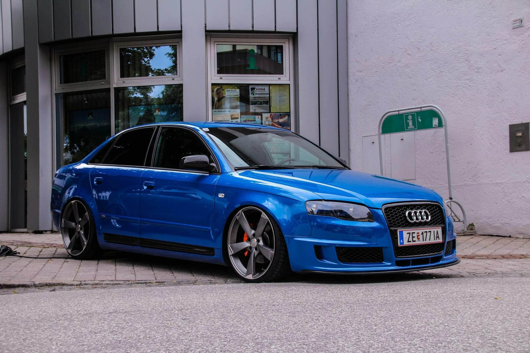 B 4 b 7. Audi a4 b8 Blue. Audi rs4 b7 DTM. Audi a4 b7 синяя. Audi a4 b7 Tuning.