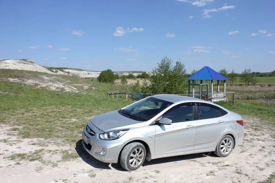 Солярис волгоград. Hyundai Solaris серебристый. Каменск-Уральский Хендай Солярис. Солярис машина сено. Хундай 189.