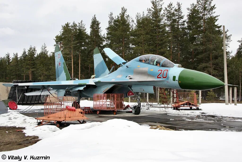 Аэродром дорохово бежецк. 611 иап дорохово бежецк. Заброшенный аэропорт дорохово. Военный городок дорохово бежецк. Дорохово бежецкий район аэродром.