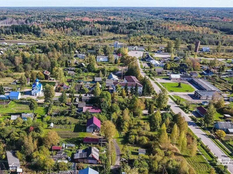 Батецкий поселок. Батецкий Новгородская область. Посёлок Батецкий лен обл. Озера поселок Батецкий.