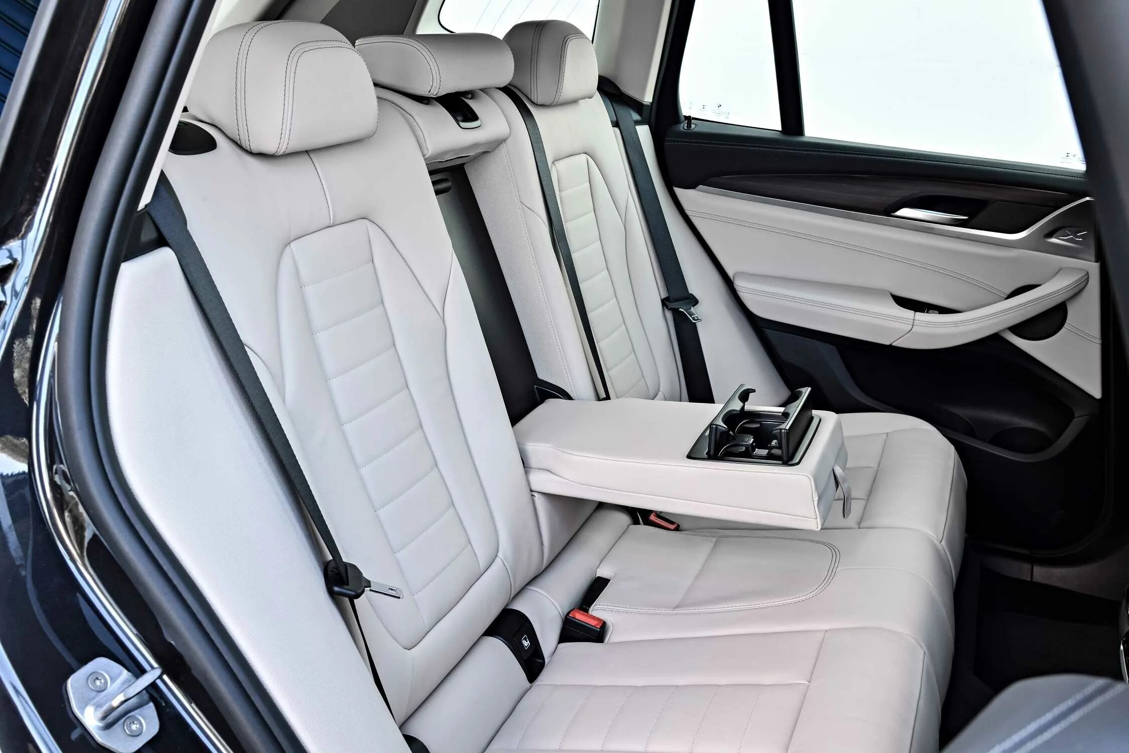 Bmw x1 e84 салон. Сиденья ткань bmw x3 g01. Бмв салон мокко x4. Салон bmw x3 g01 2021. Бмв x3 2019 салон.