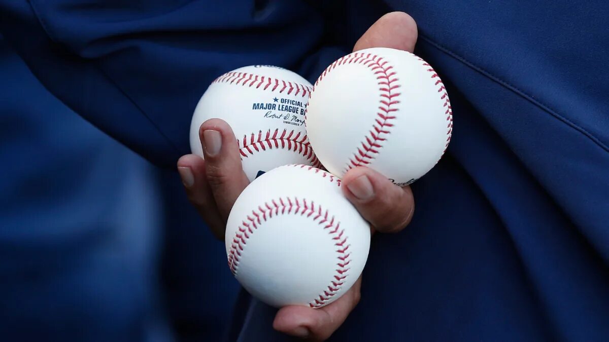 How many balls. Baseball game. Baseball Ball face. How is Baseball useful. Mlb1 130410.