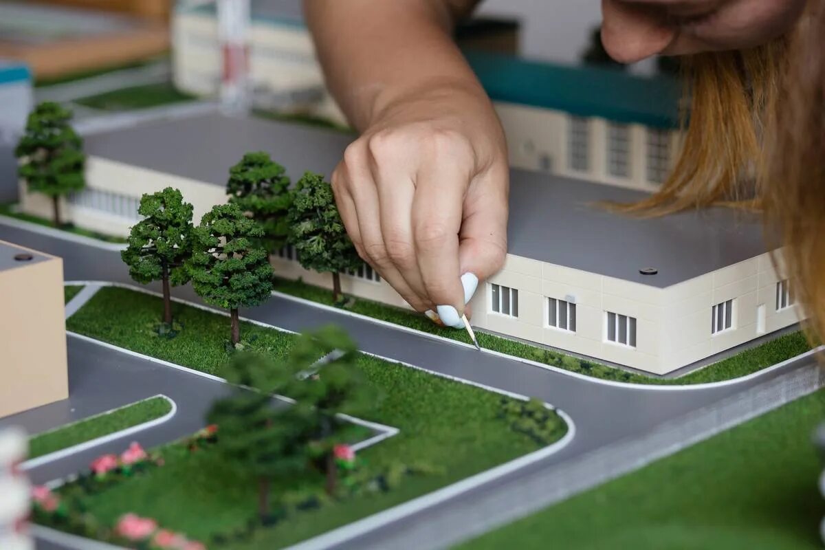 Макет архитектурного сооружения. Макет следует создавать с. Материалы для макета. Макетирование для детей. Бумажный макет города.