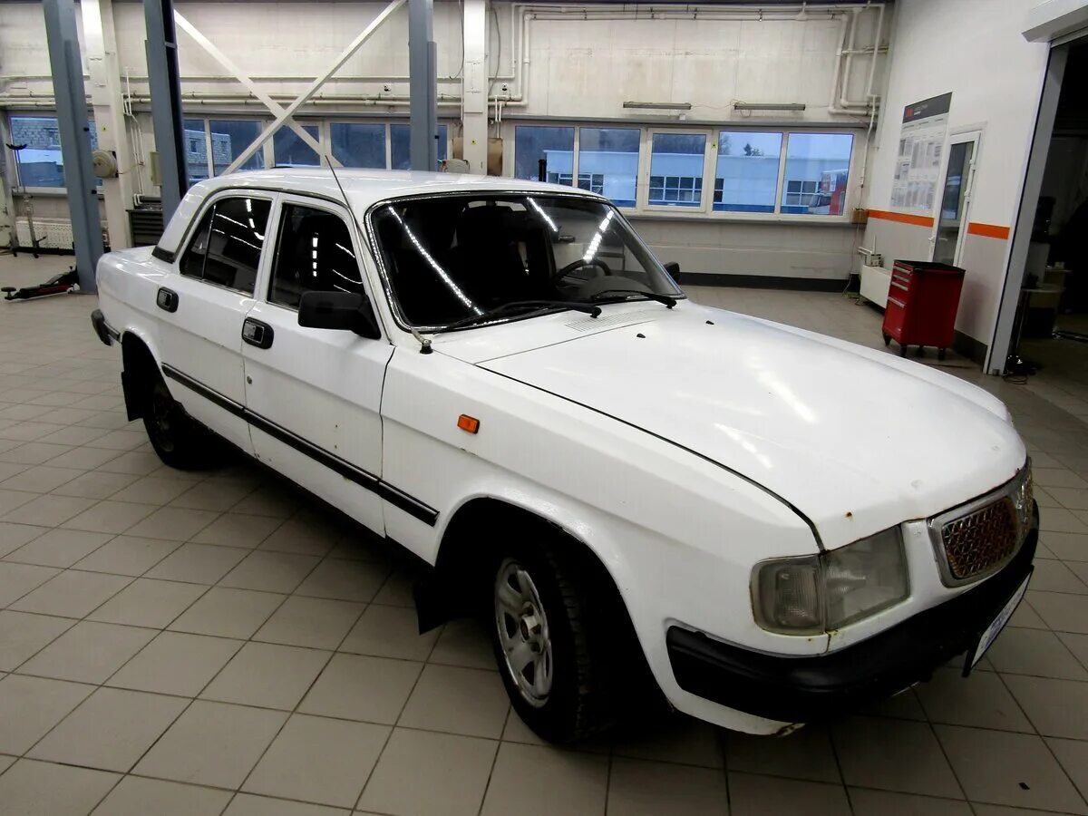 Газ 3110 б у купить. Volga gaz 3110 седан белый. ГАЗ 3110 белая. ГАЗ 3110 Волга 1997. ГАЗ 3110 1999 белая.