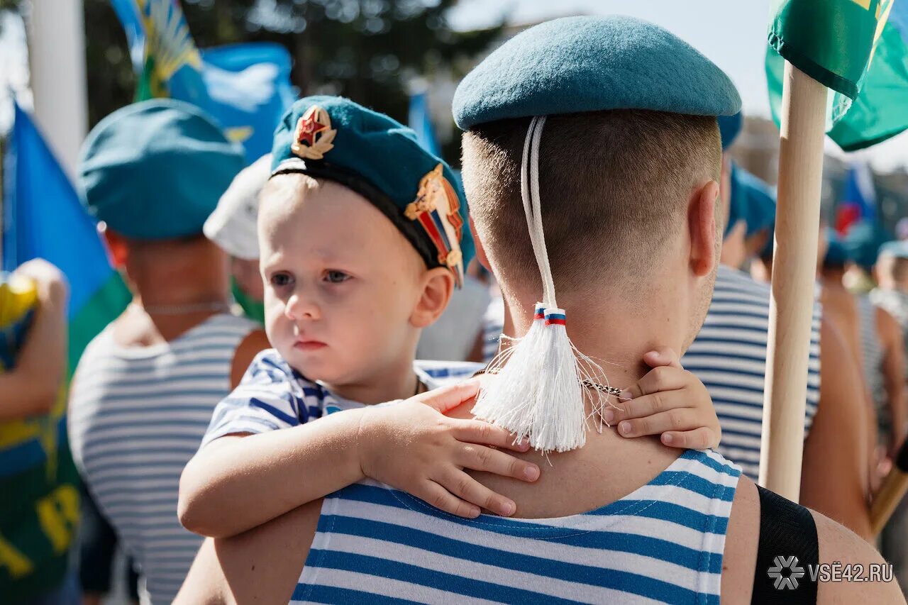 Детский десантник. Десантник для детей. Десант ВДВ. Десантник для дошкольников. ВДВ десантники.