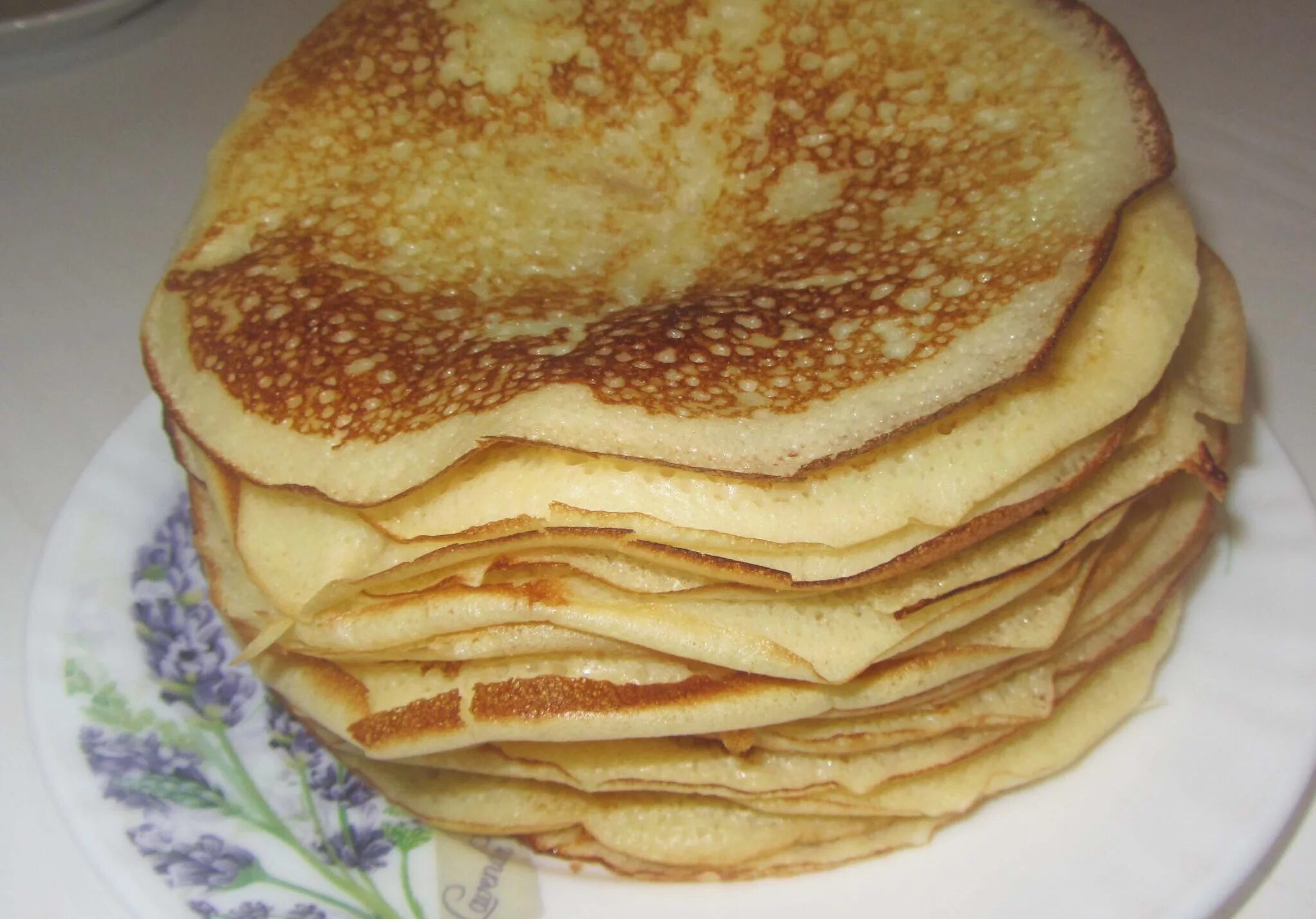 Стопка блинов. Масленица. Масленица. Блинчики на дрожжах. Блины и пироги.