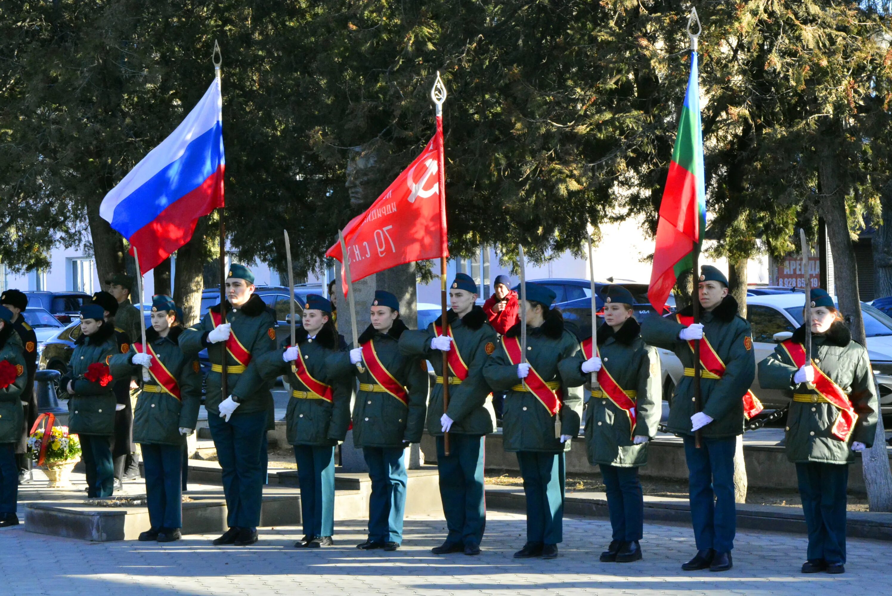 Какой в черкесске год. С днем освобождения Черкесска. День Победы в Черкесске 2014. День освобождения города Черкесск. День освобождения Московской области от фашистских захватчиков.