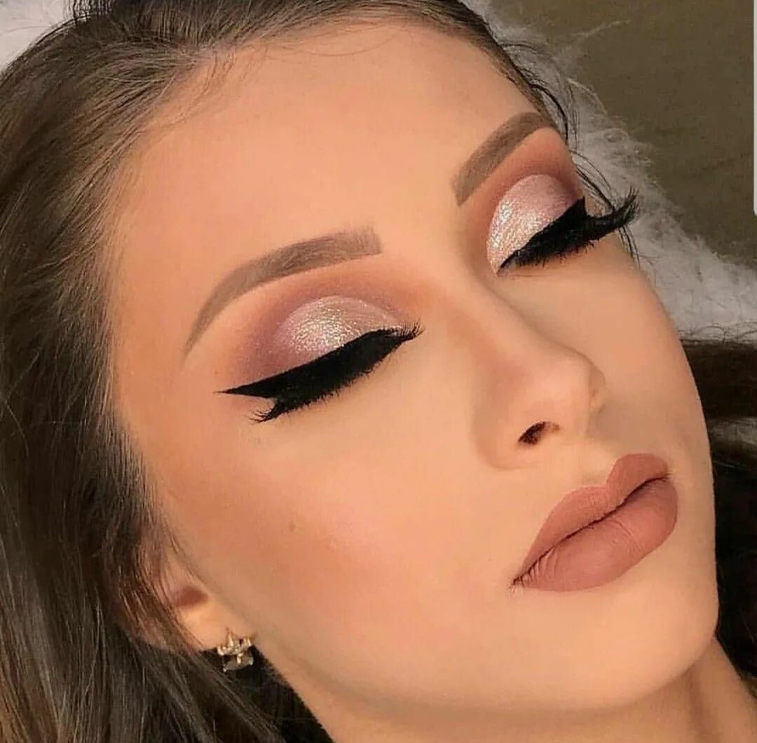 Макияж ката. Кэт крис. cut crease макияж. кэт крис макияж. техника cut crease в макияже.