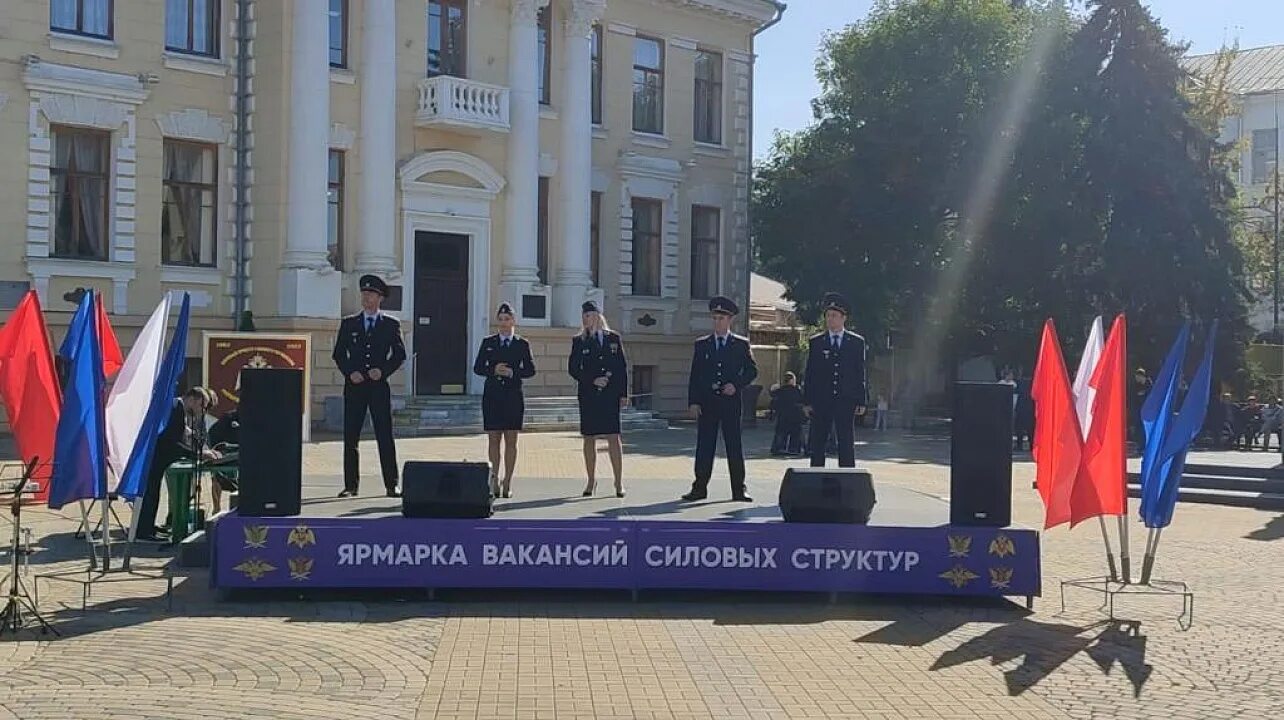 Вакансии в силовых структурах. Вакансии в силовых структурах. Силовики. Щит спецназа. Вакансии в силовых структурах.