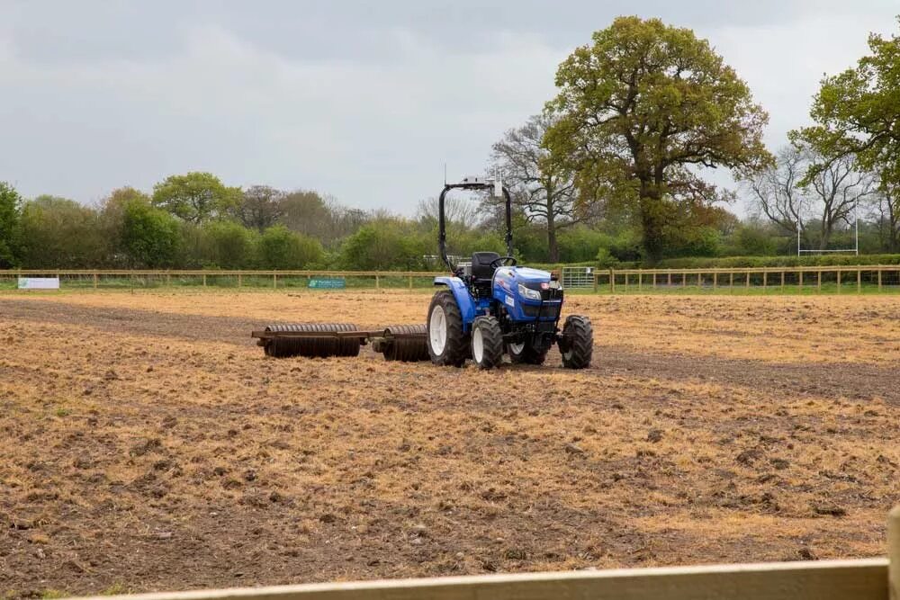 Беспилотный трактор. Великобритания: роботы вырастили первый урожай. Field processing