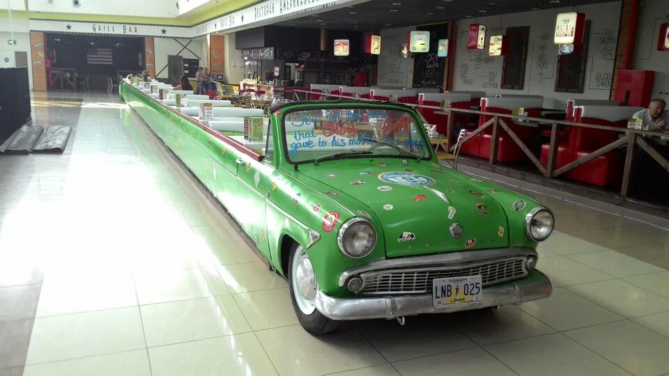 Длинная машина. Плоский автомобиль. Самый длинный автомобиль. Длинные автомобили серийные. Удлиняем авто