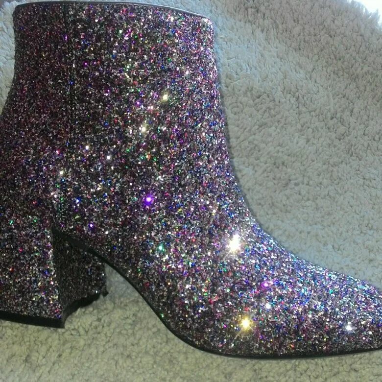 Блестящие полусапожки женские. Ботильоны блестящие. Серебристые блестящие ботильоны. Ботильоны блестящие. Ботильоны блестящие.