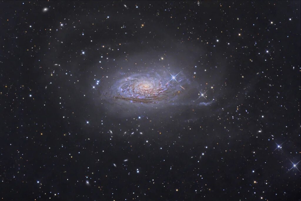 Ngc просп доватора 63. Галактика подсолнух м63. галактика ngc-5055. галактика шарля мессье. спиральная галактика m106.