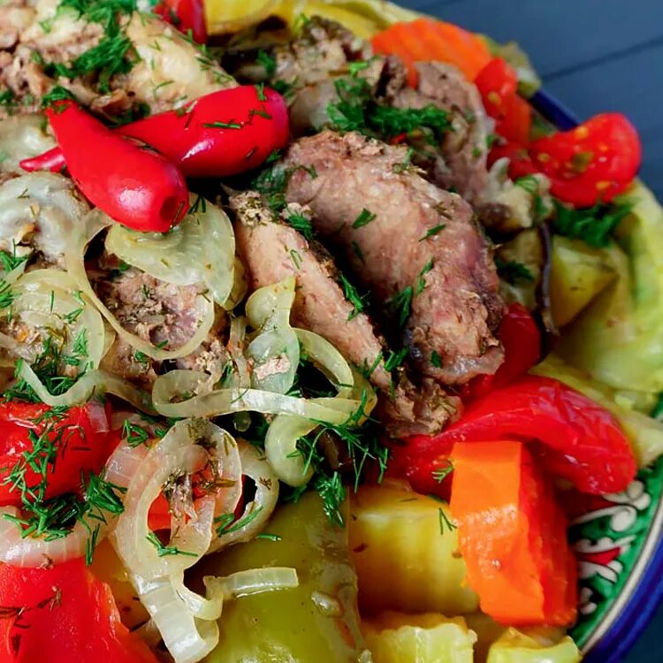 Басма кухня. Басма узбекское блюдо. басма блюдо узбекской кухни. басма из баранины. басма из говядины.