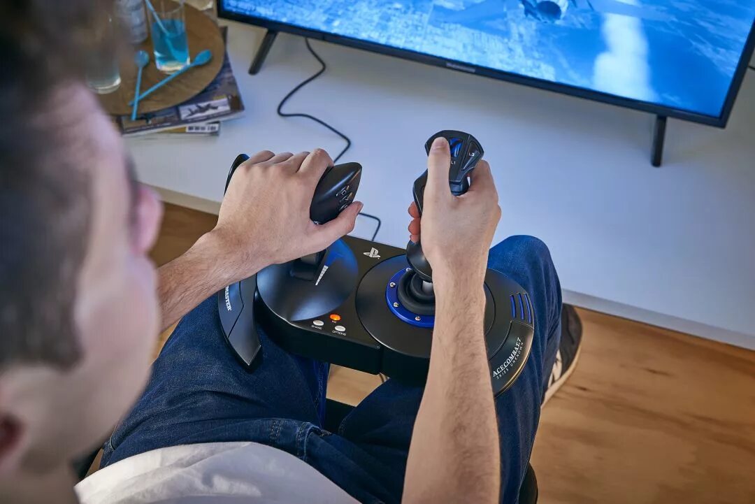 Движение джойстиком. Thrustmaster ps4. T Flight Hotas 4 Ace Combat 7. Thrustmaster t.Flight Hotas 4. Джойстик Ace Combat 7.