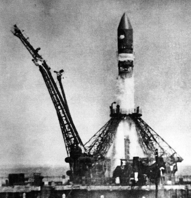 Восток ракета-носитель 1961. Ракета носитель Восток 8к72к. Байконур Восток 1 1961. Восток-2 космический корабль Титов.