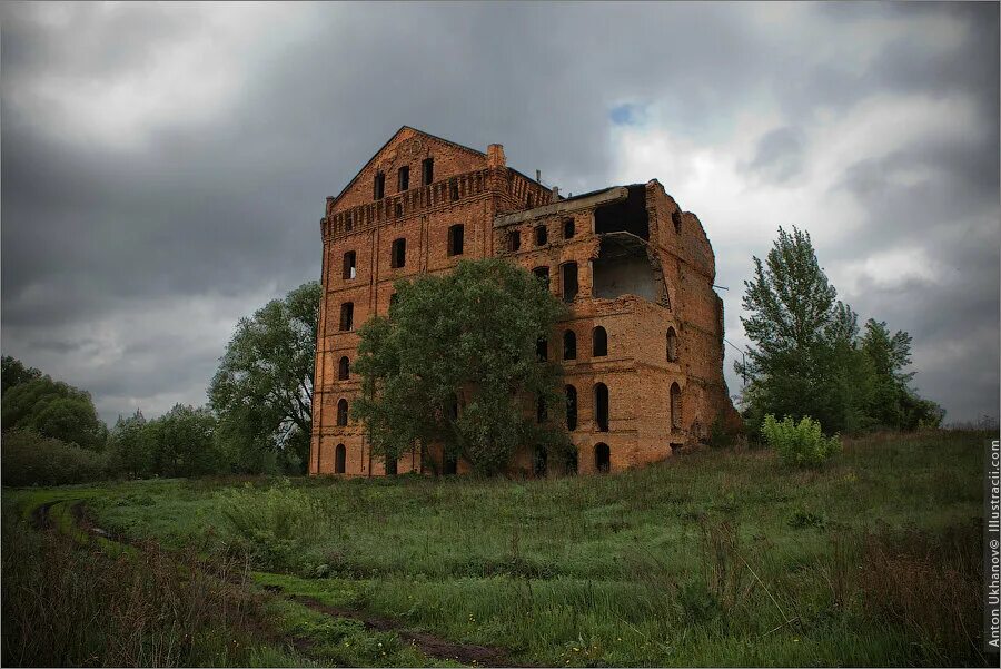 Старая мельница старый оскол. Адамова мельница в Ливнах. Адамовская мельница Ливны. Адамова мельница Орловская область город Ливны. Адамовская мельница Орловская область.