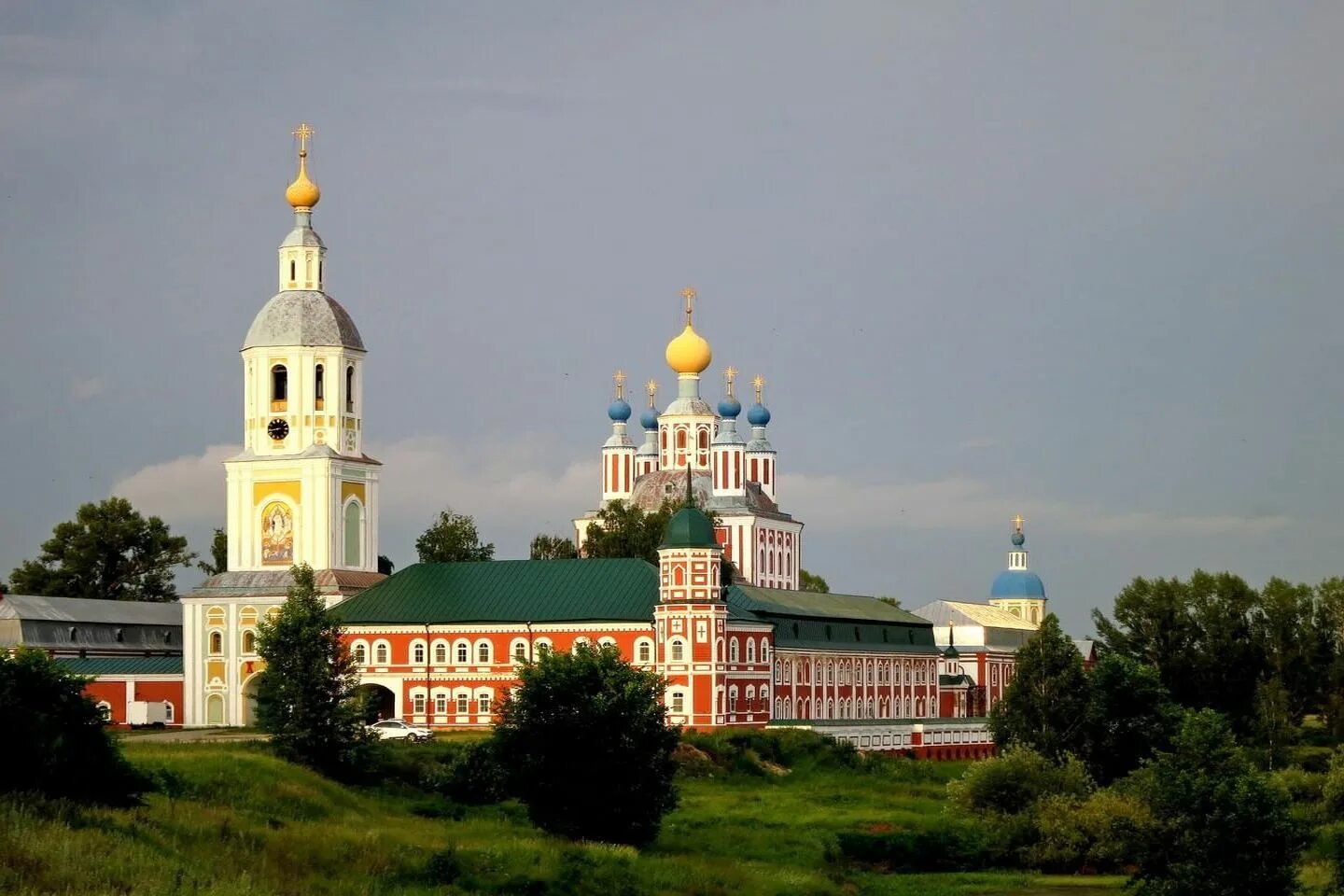 Рождество-Богородичный Санаксарский монастырь. Санаксарский монастырь в Мордовии. Санаксарский монастырь Темников. Мордовия Санаксары мужской монастырь.