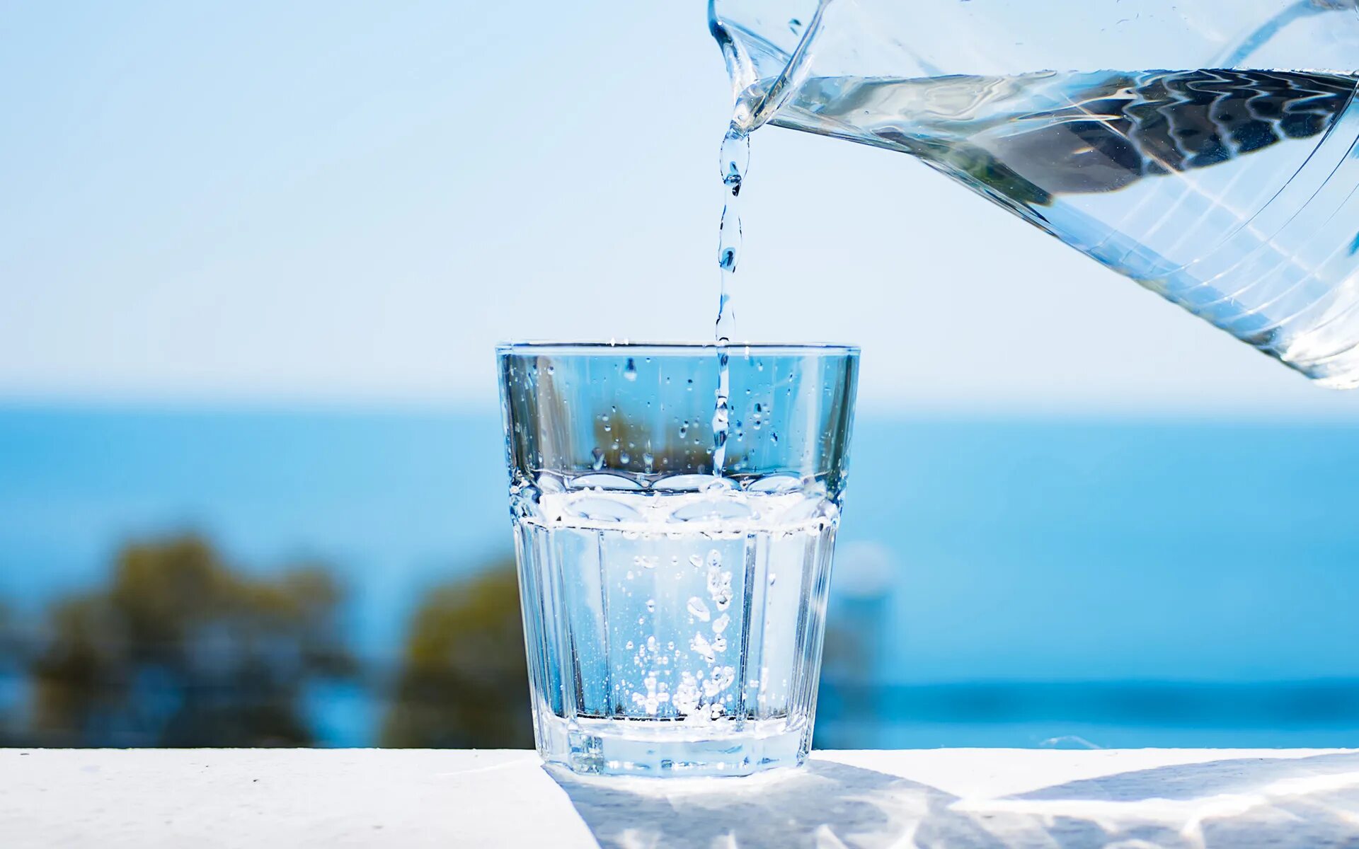 Вода ворк. Шампунь для формирования кудрей. Диспенсер аква ворк. Вода из реки. Кулер для воды аква ворк настольный.