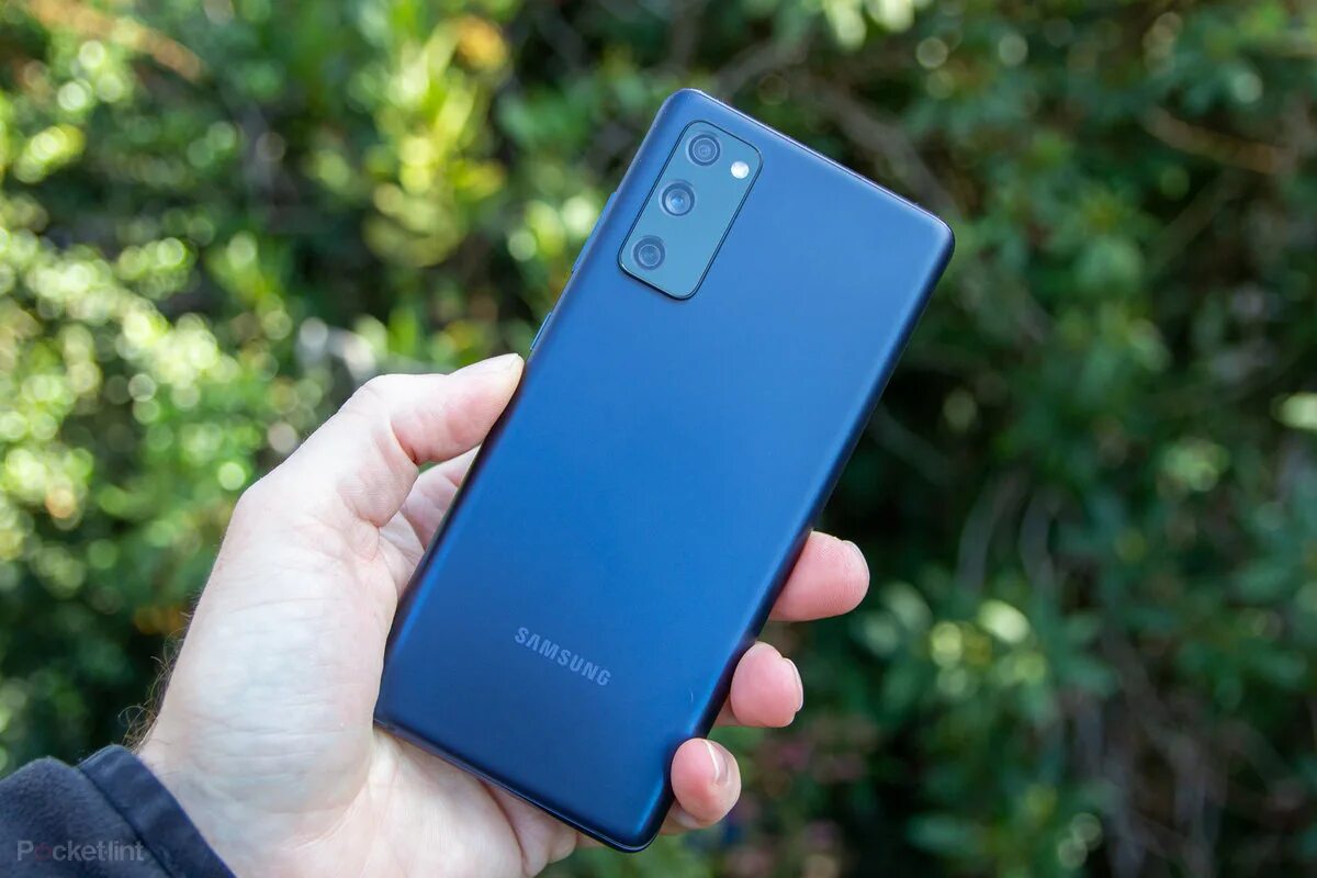 Samsung s20 fe обзор. Samsung galaxy s20 fe. samsung galaxy s20 fe 5g. samsung galaxy s20 fe синий. самсунг с 20 фе.
