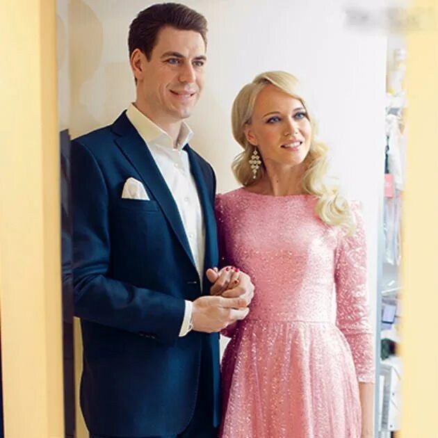 дюжев дмитрий семья. дюжев дмитрий семья. дюжев биография семья дети. дюжев дмитрий семья. дмитрий дюжев с женой.