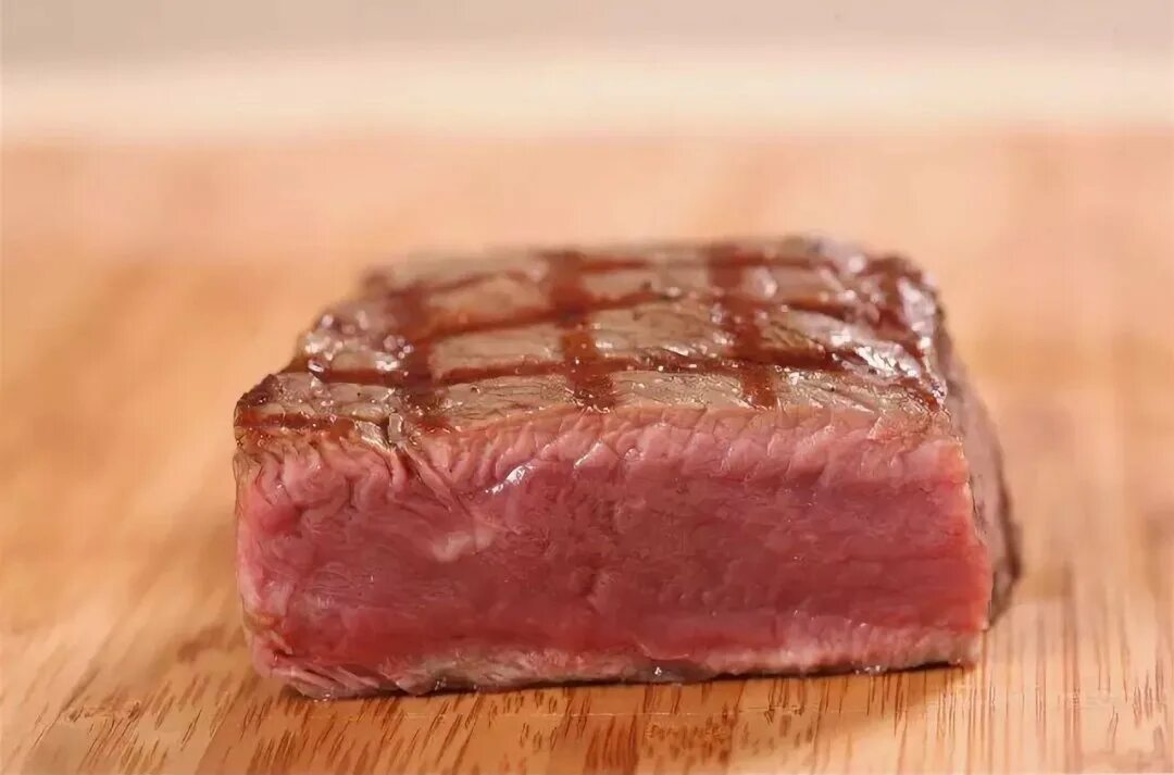 Степень прожарки Blue rare. Стейк Медиум rare. Степень прожарки Medium rare. Прожарка стейка Medium rare. Есть сырое плохо проваренное прожаренное мясо