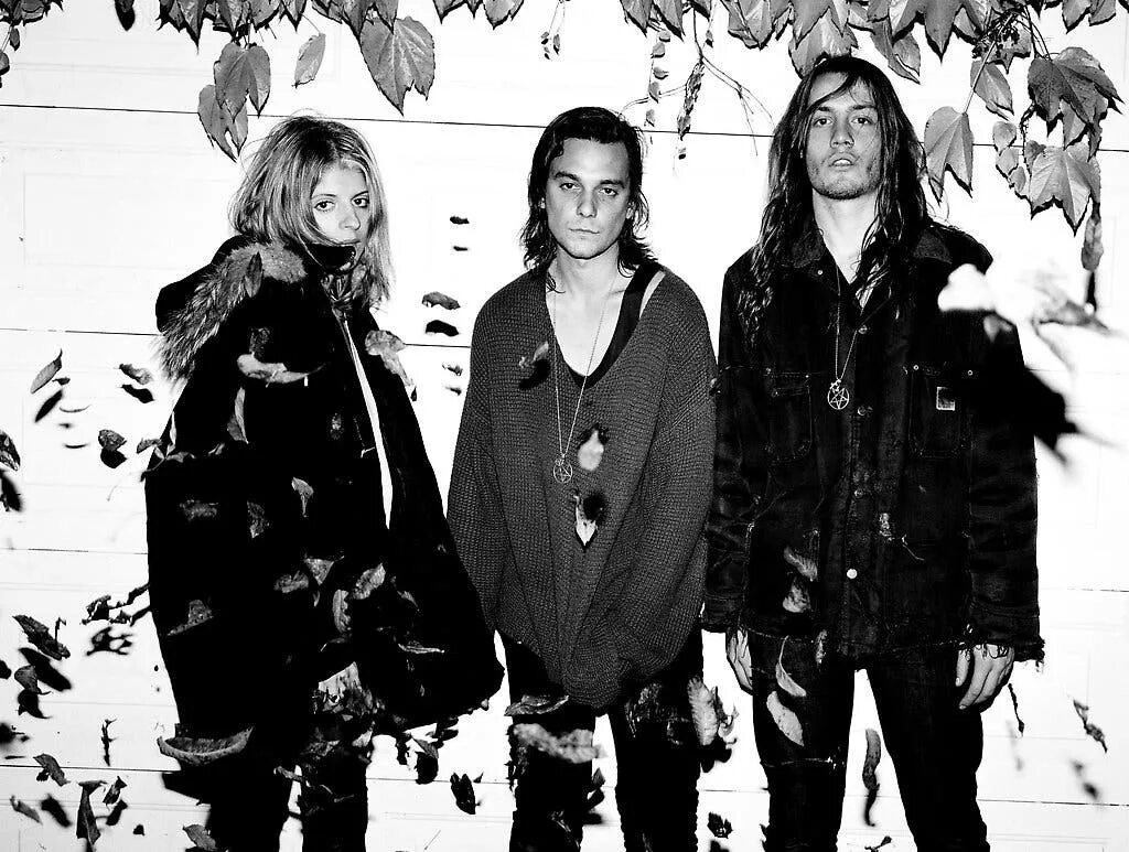Salem группа вич хаус. Salem группа вич хаус. Salem группа вич хаус. Salem band. Salem группа.
