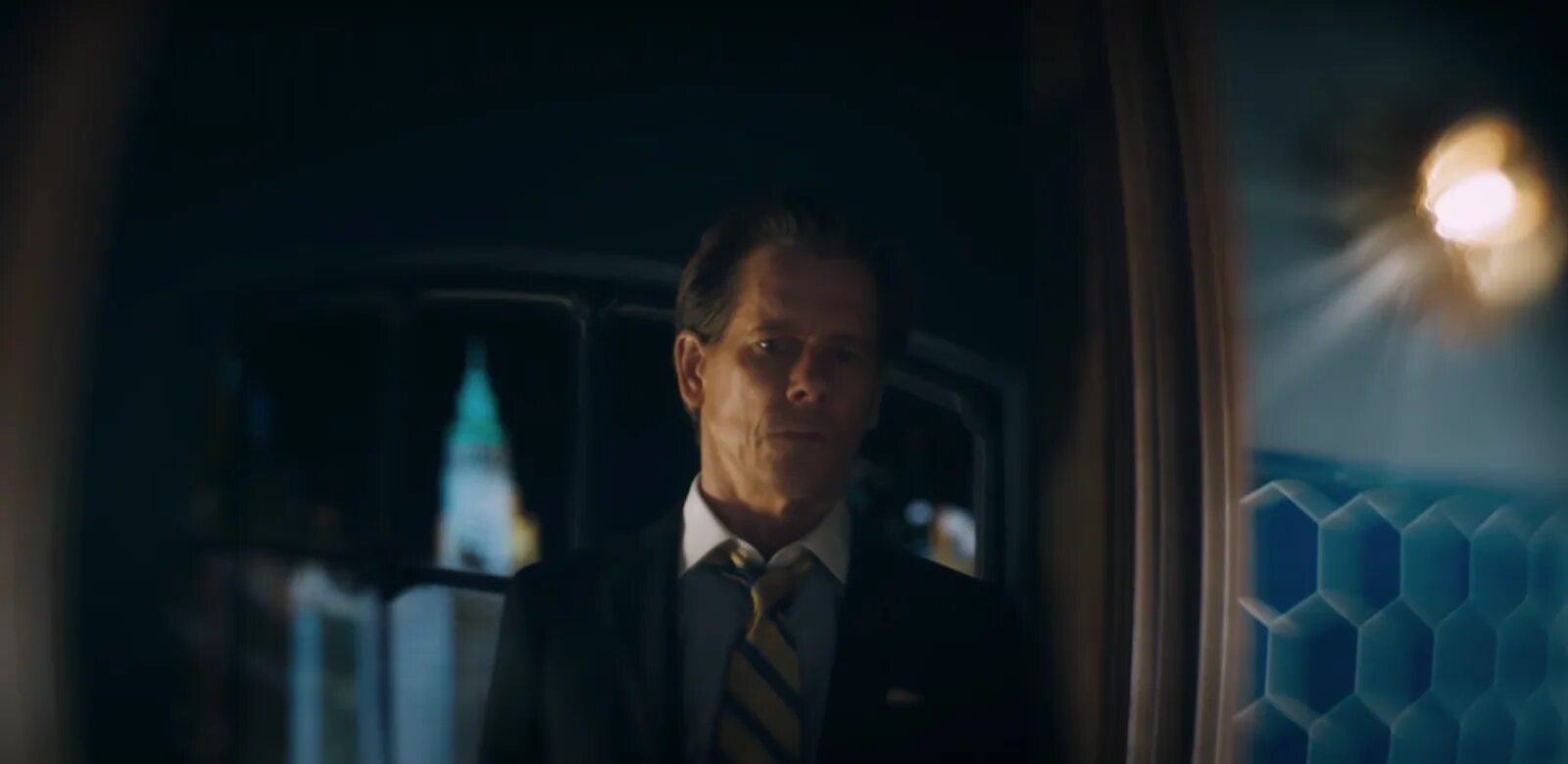 You should have left. Кевин бейкон фильмы 2025. кевин бейкон фильм 2025 про дом. you should have left фильм 2025. кевин бейкон фильмы 2025 спойлер.